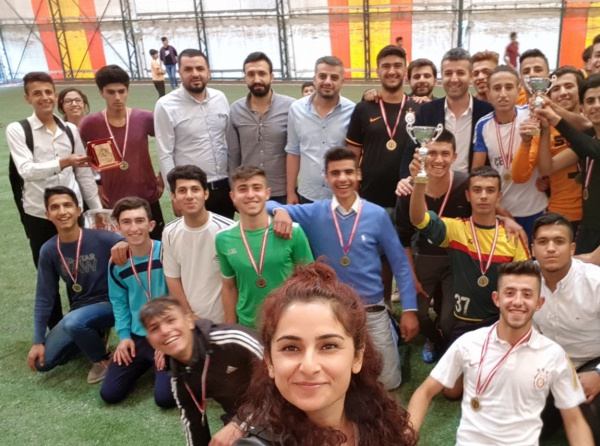 Sınıflar Arası Futbol Turnuvasının Şampiyonu 12/E Sınıfı Oldu